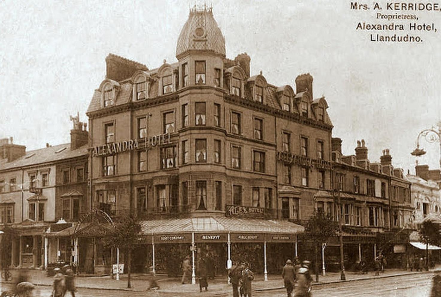 The New Alexandra Hotel 랜디드노 외부 사진
